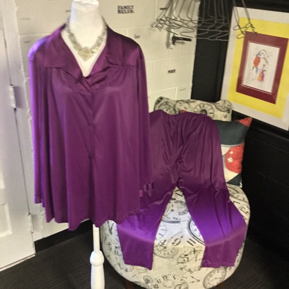 Vintage 70s 80s Vanity Fair Size2X Long Sleeve purple  Button Down Pajamas  💜💜 - Picture 1 of 9